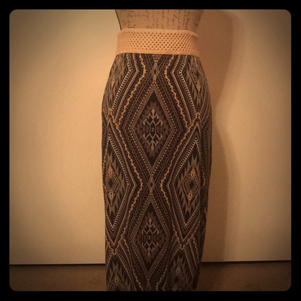 BEAUTIFUL MAXI SKIRT!!